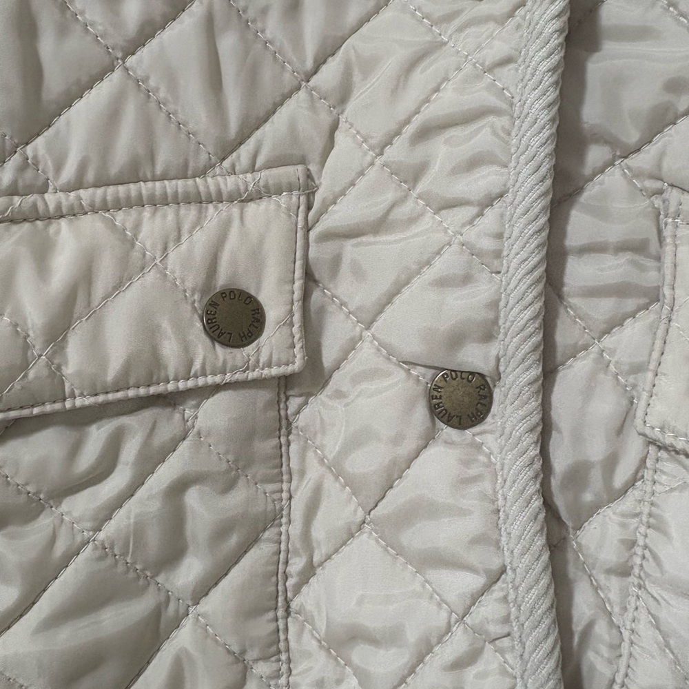 Ralph Lauren Cream Puffer Jacket with Diamond Quilting - Picture 2 of 11